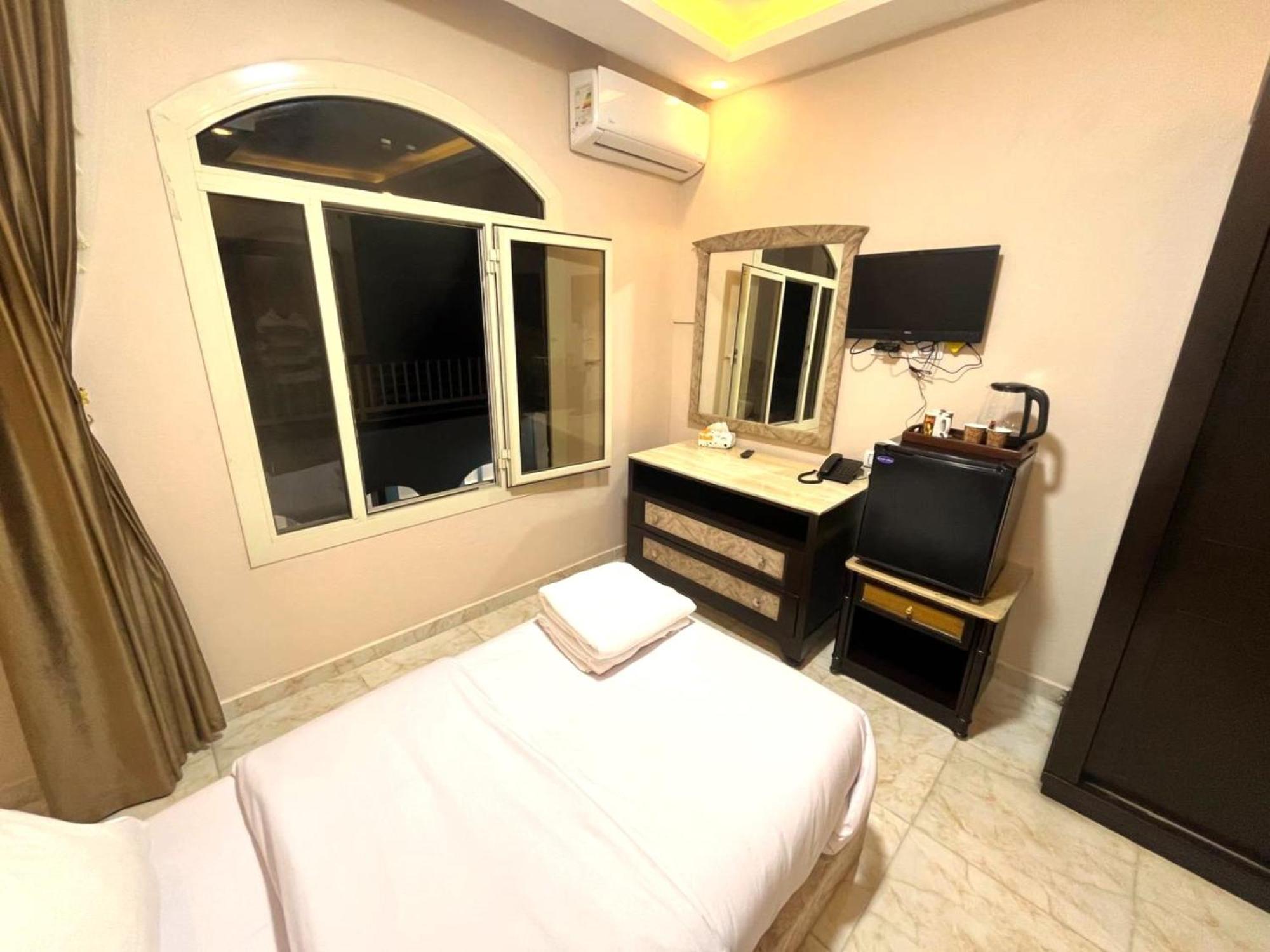 Nun Pyramids Hotel Kafrat al Jabal Exterior photo